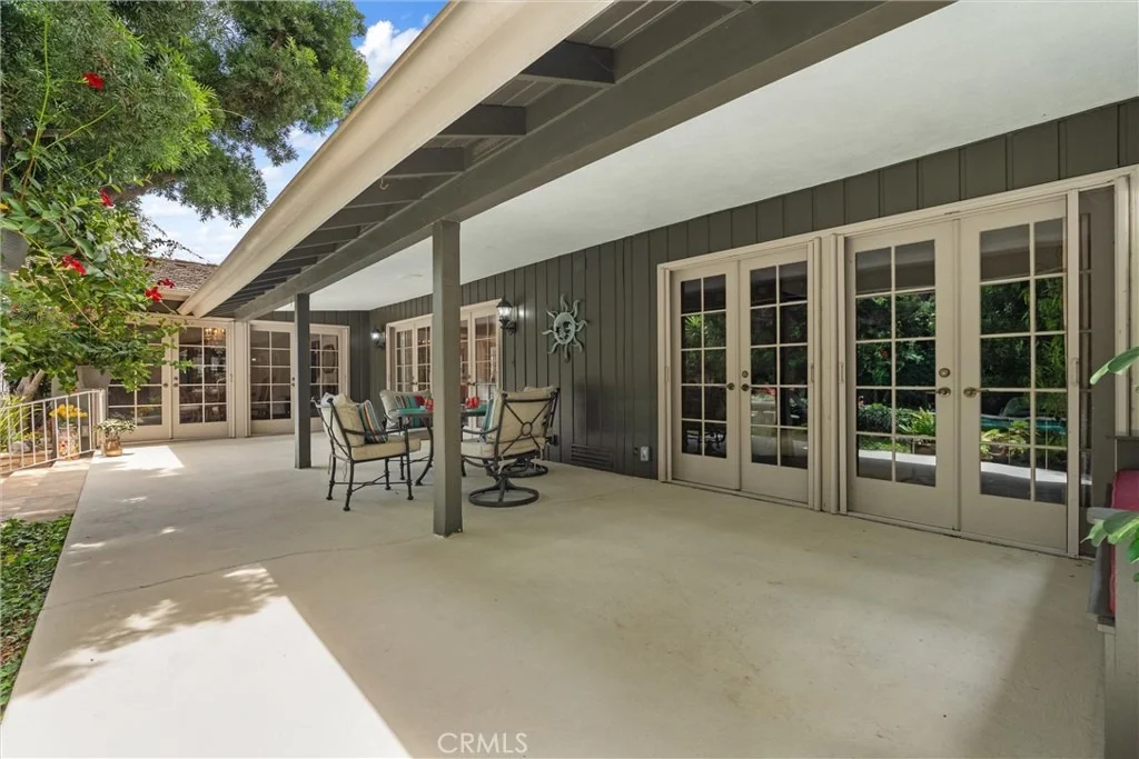 Photo of 1455 La Perla