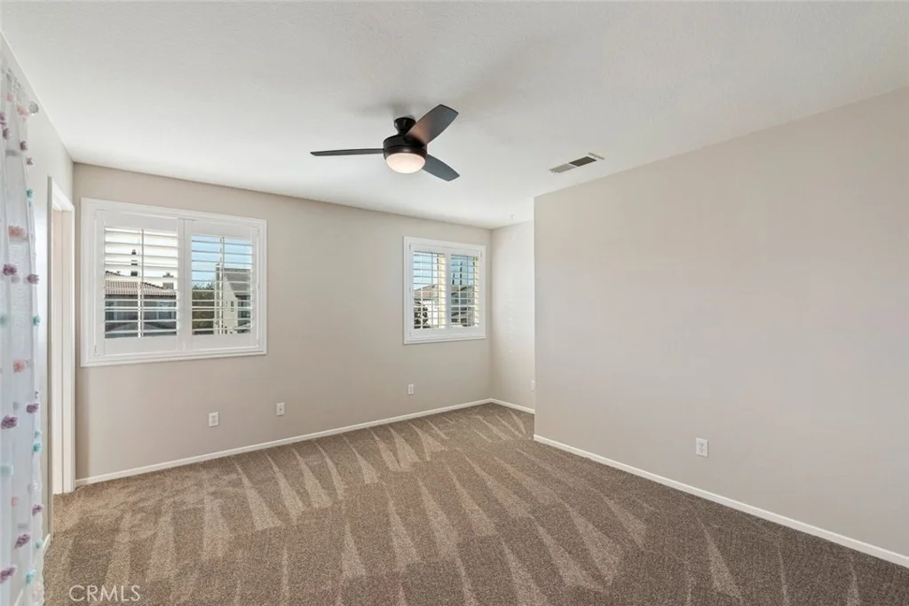 Photo of 45000 Vine Cliff