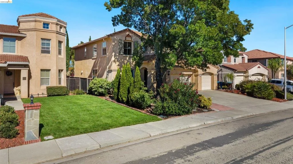 Photo of 1842 Sanger Peak Way
