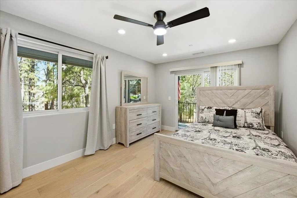 Photo of 830 Oriole Drive