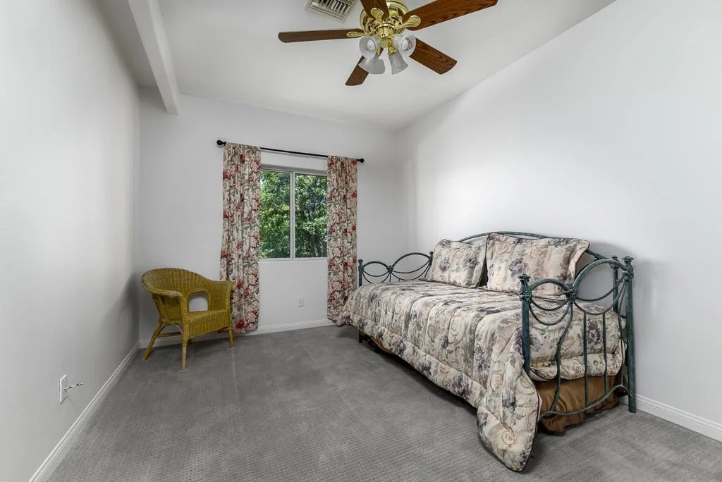 Photo of 1577 Oak Land