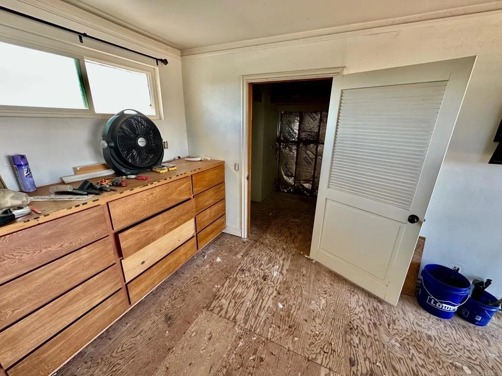 Photo of 880 Crest View Rd