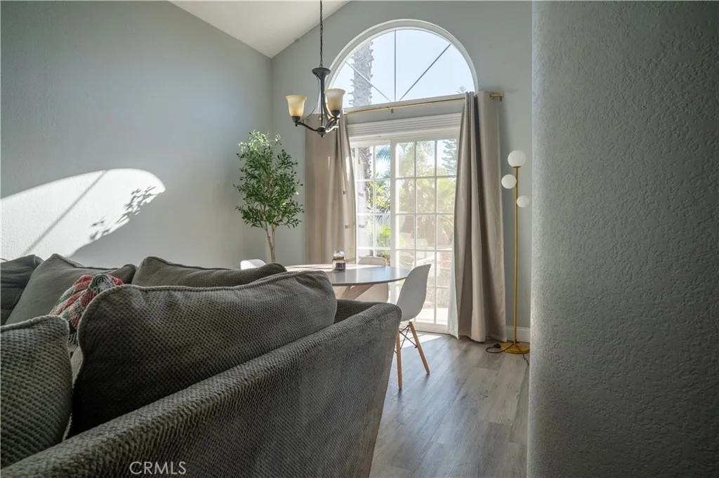 Photo of 1454 Cresta