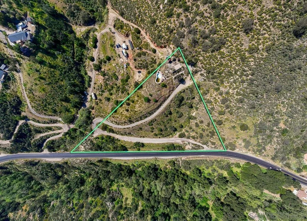 Photo of 1186 Harbison Canyon