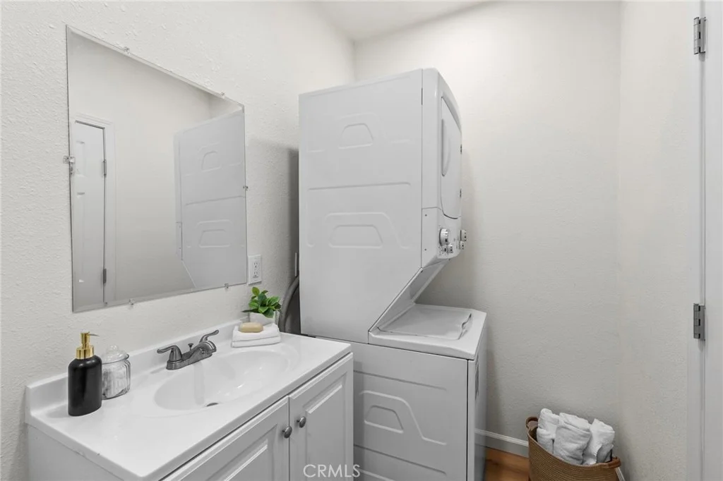 Photo of 3058 Flanders