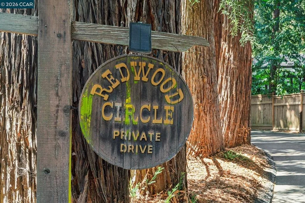 Photo of 11 Redwood Cir