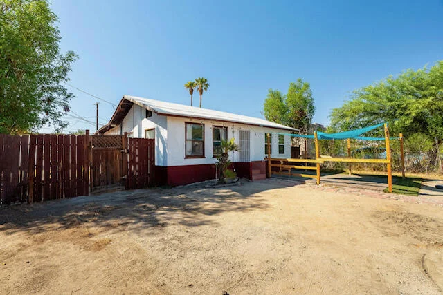 Photo of 45855 Smurr Street