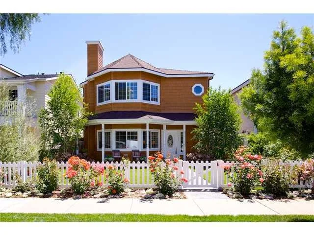 Photo of 425 Alameda Boulevard