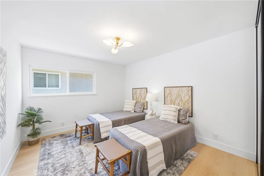 Photo of 137 S Thistle Road