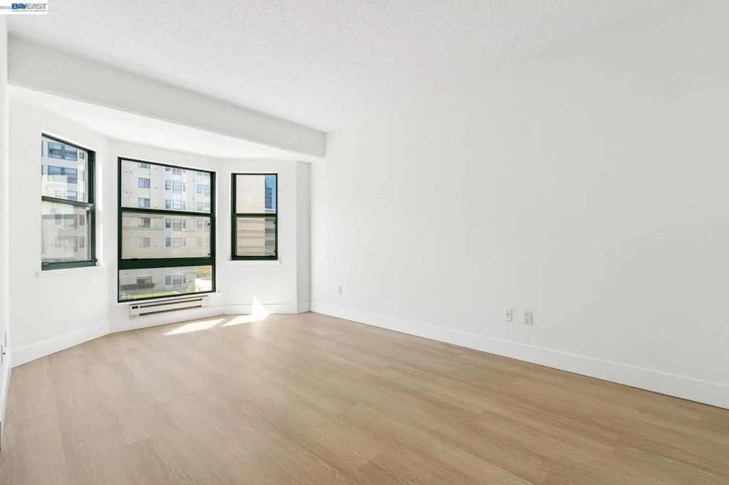 Photo of Unit 546 at 989 Webster Street