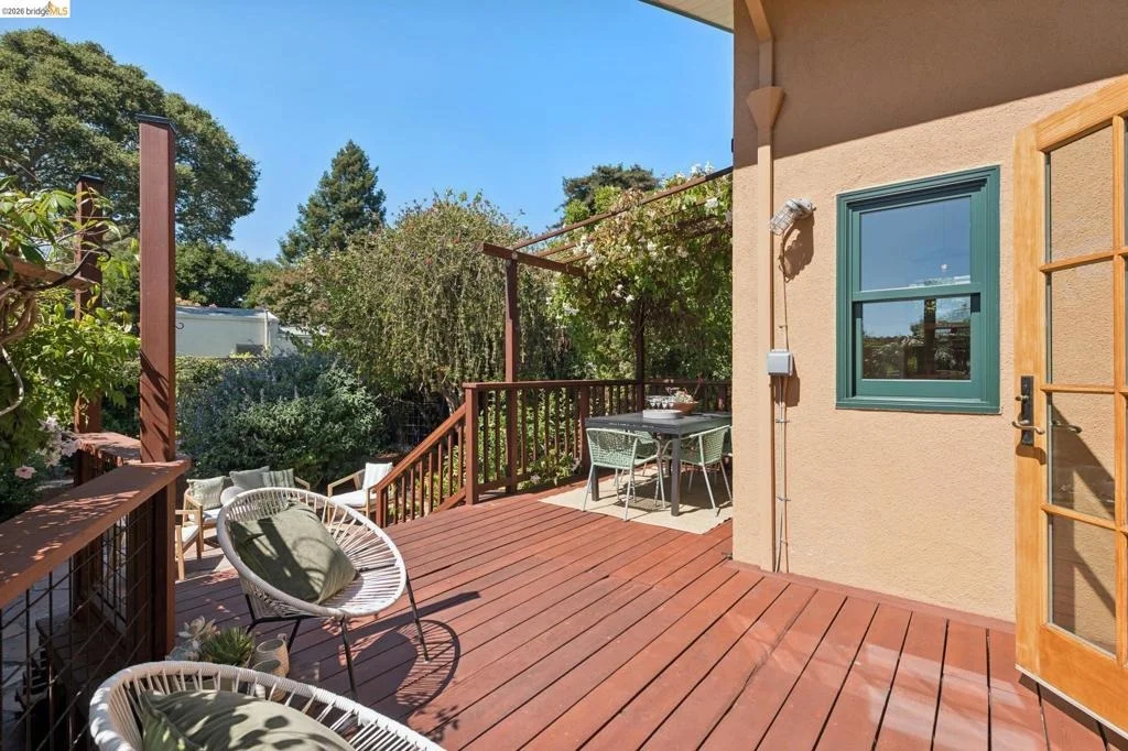 Photo of 1645 Capistrano Ave