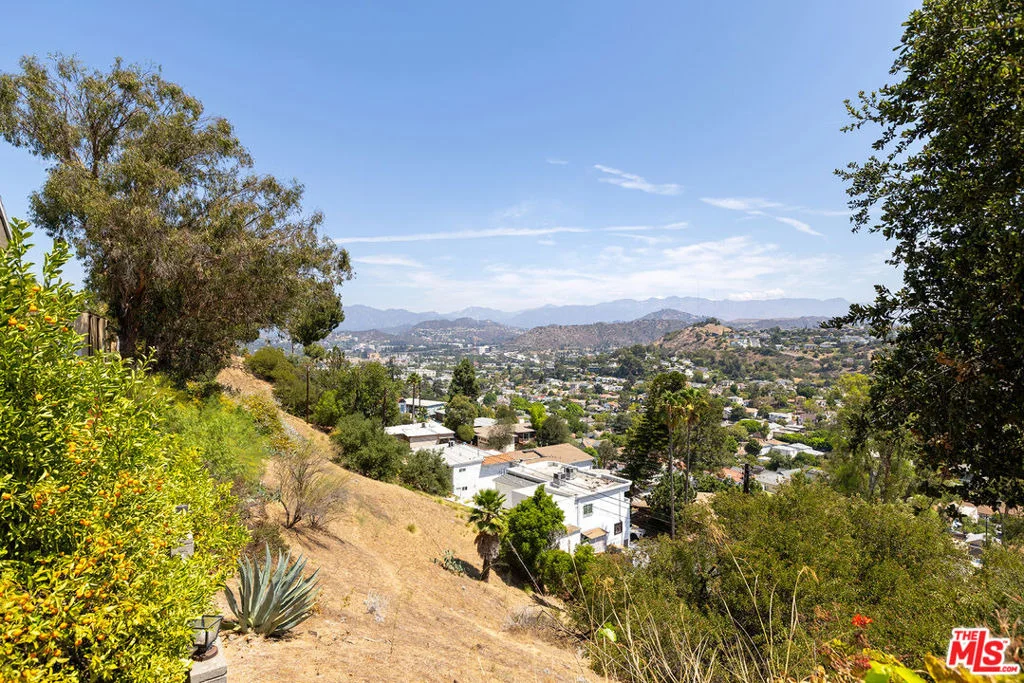 Photo of 1418 Corona Drive