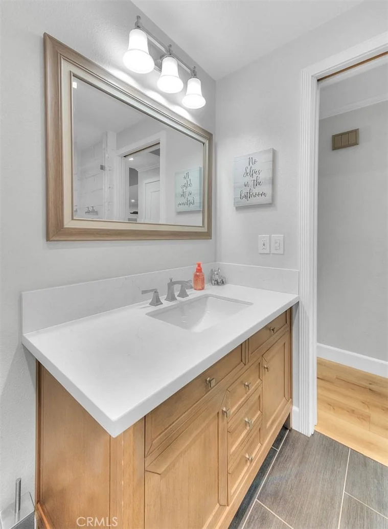 Photo of 5606 Dover Street