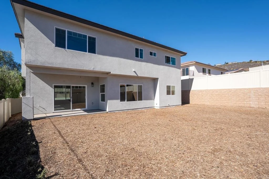 Photo of 3900 Rojo Tierra