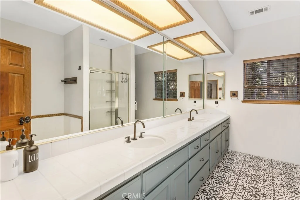 Photo of 13515 Oak Mountain