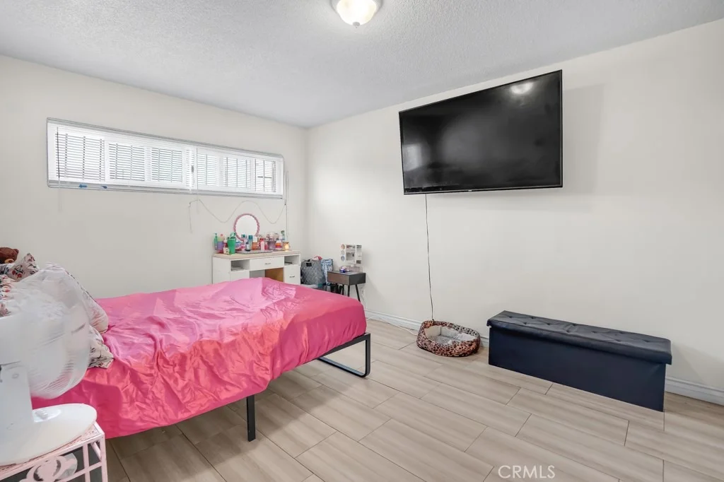 Photo of 116 E Alondra