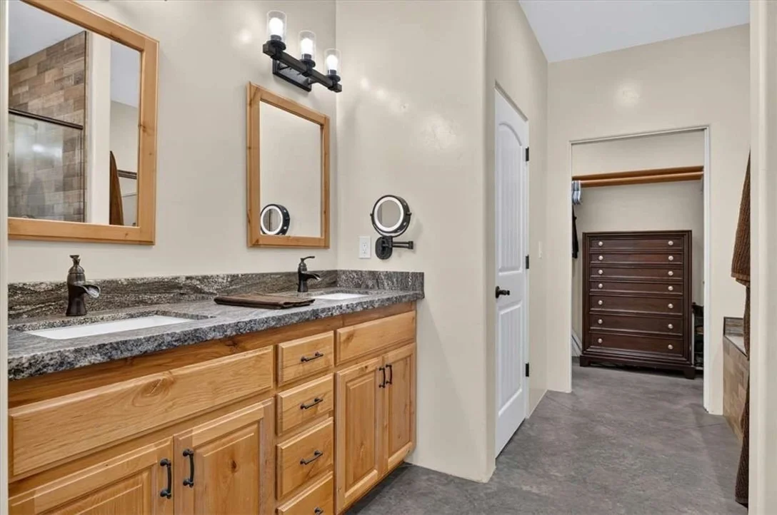 Photo of 1116 1120 Rolling Oaks Drive