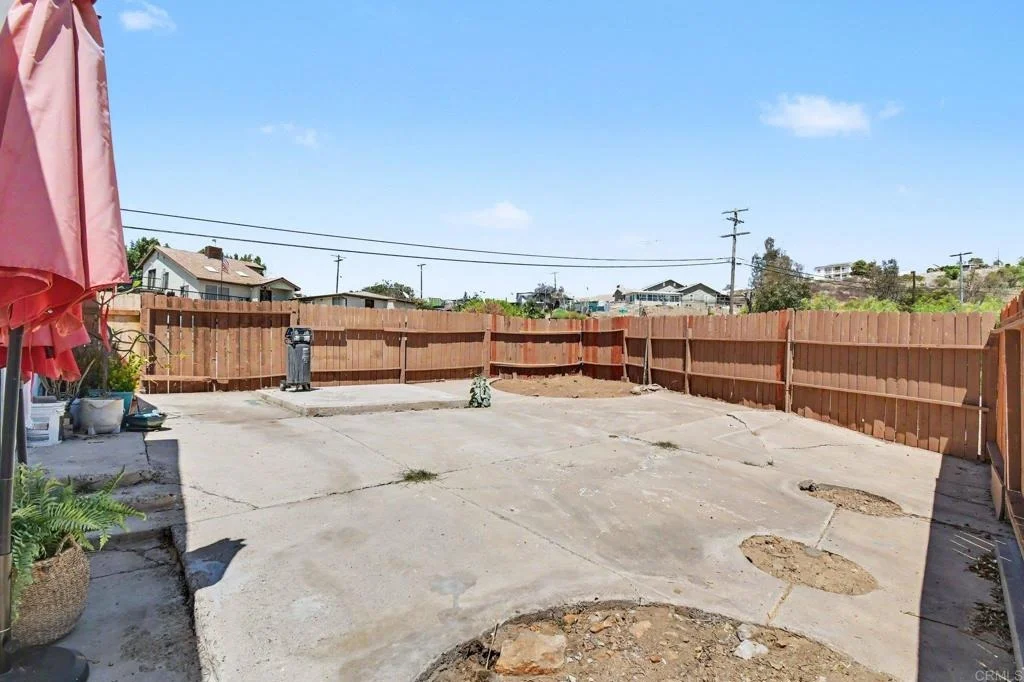 Photo of 2610 Helix St.