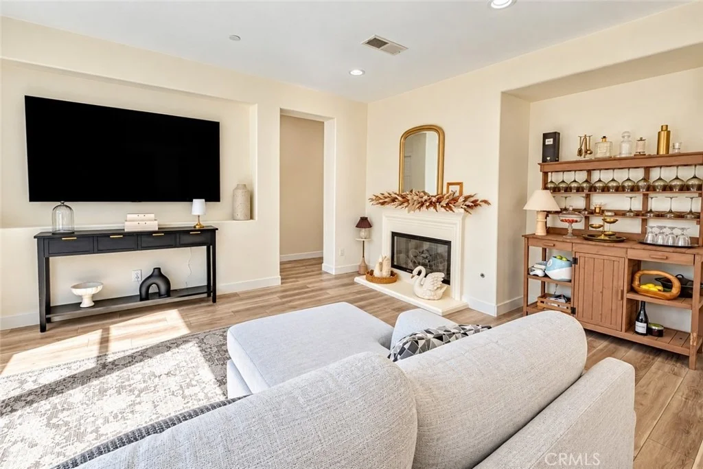 Photo of 596 Hacienda Drive