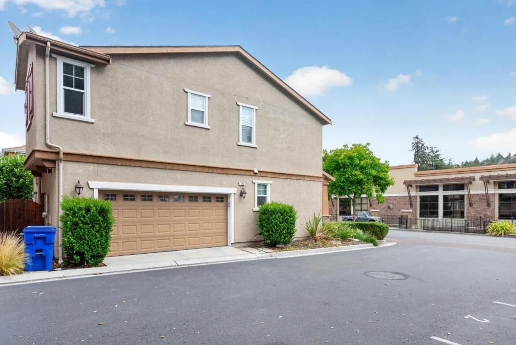 Photo of 100 Castle Ridge Way
