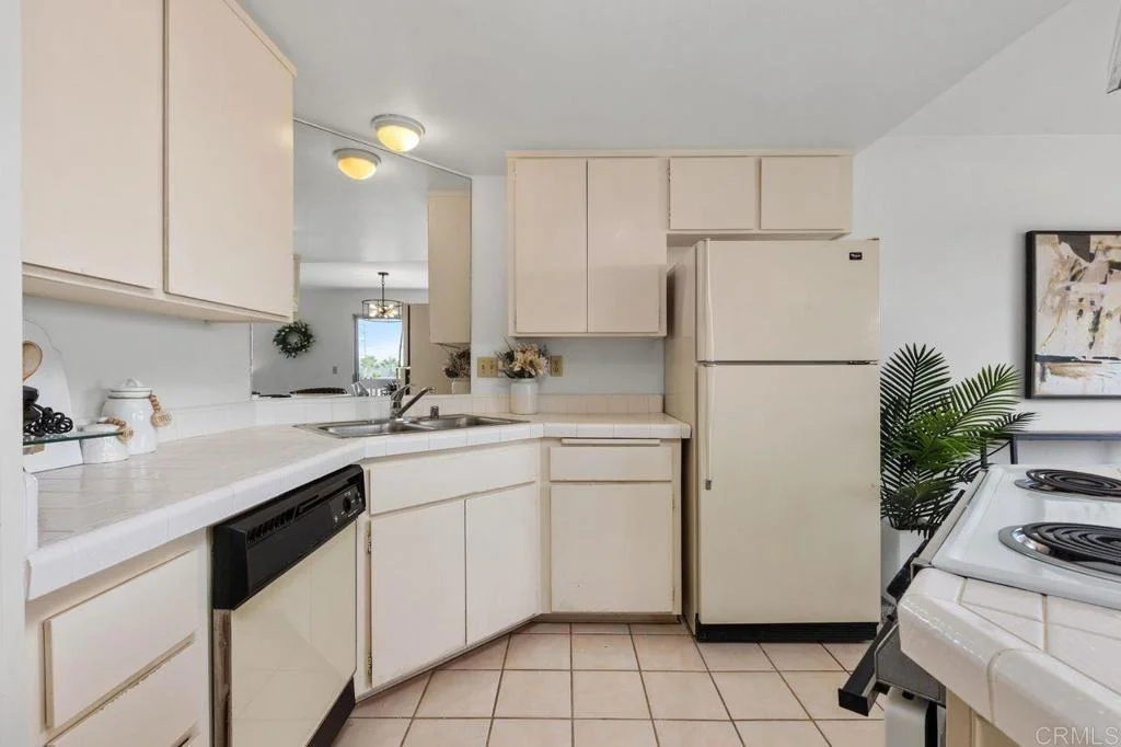 Photo of Unit 2 at 155 Rosebay Dr