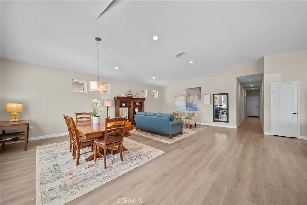 Photo of 4066 Aurora