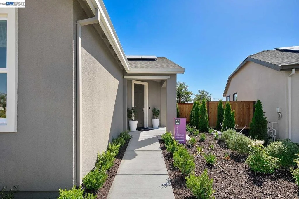 Photo of 1049 Briar Court