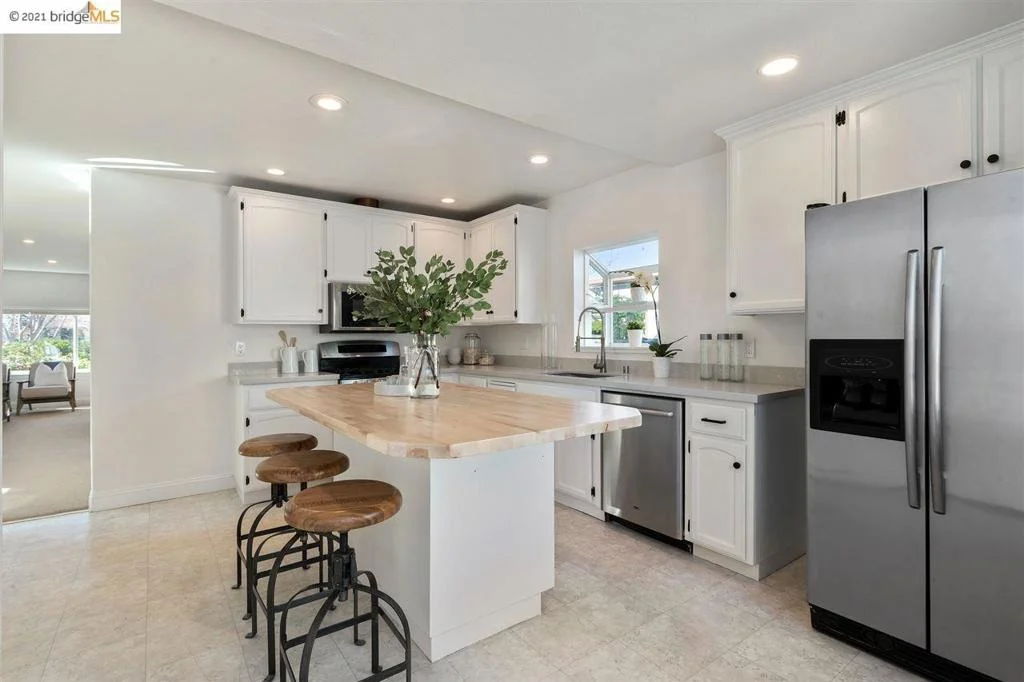 Photo of 450 Lewis Ave