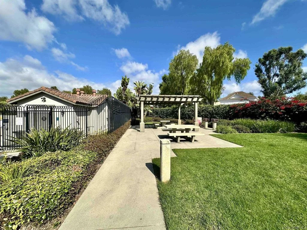 Photo of 3985 Carino Way