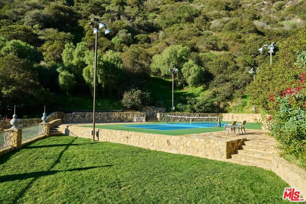Photo of 9631 Cedarbrook Drive