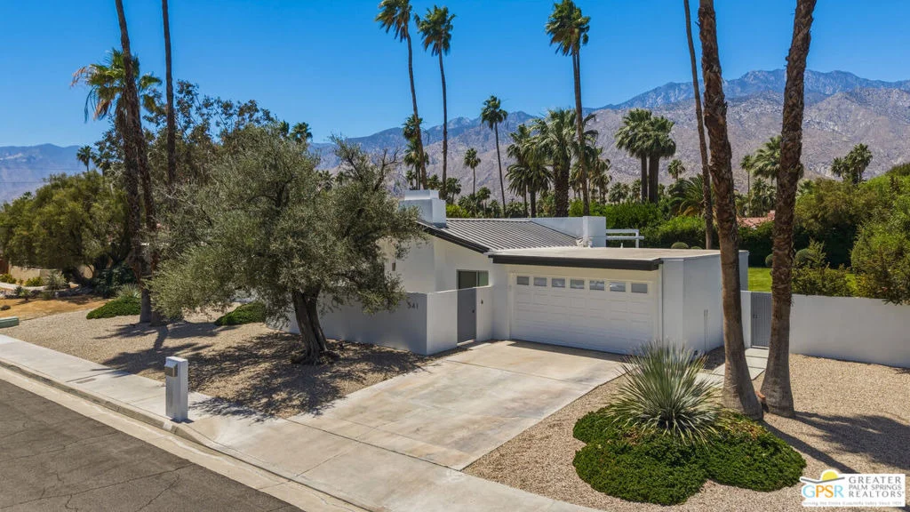 Photo of 541 N Cantera Circle