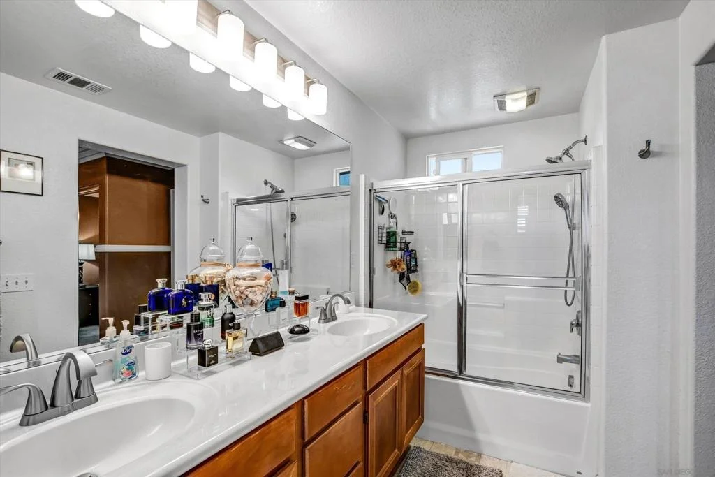 Photo of 3985 Carino Way
