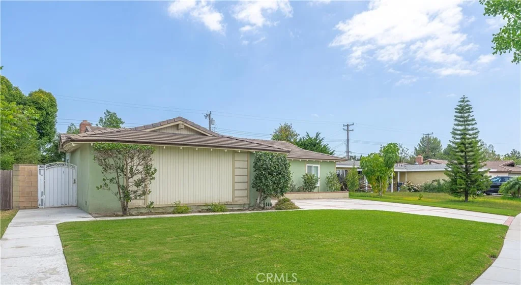 Photo of 3156 W Teranimar