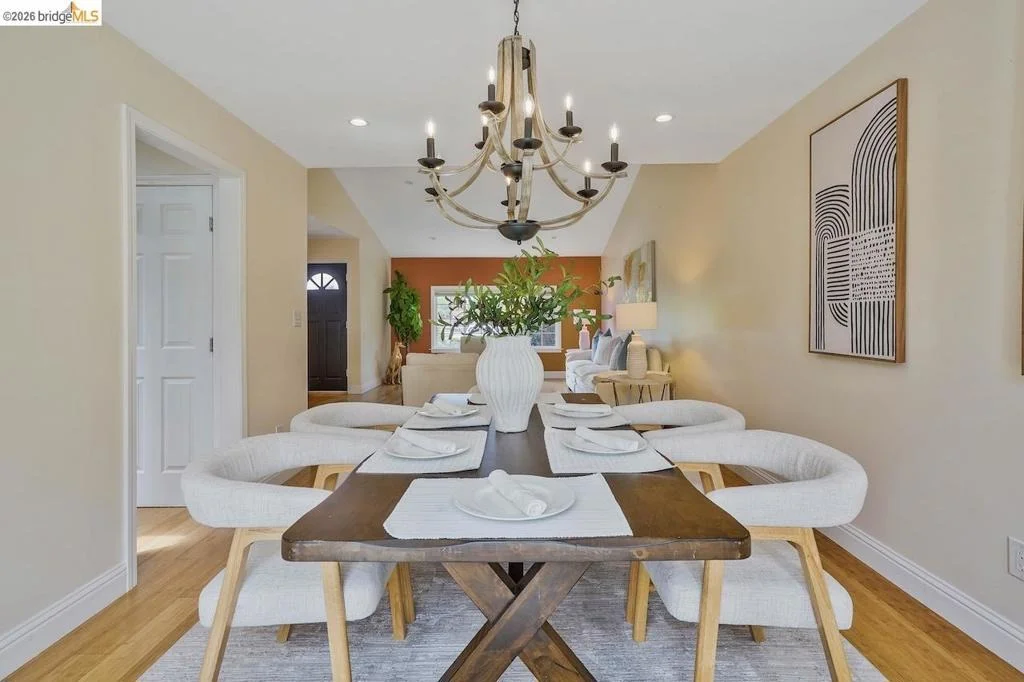Photo of 2198 La Orinda