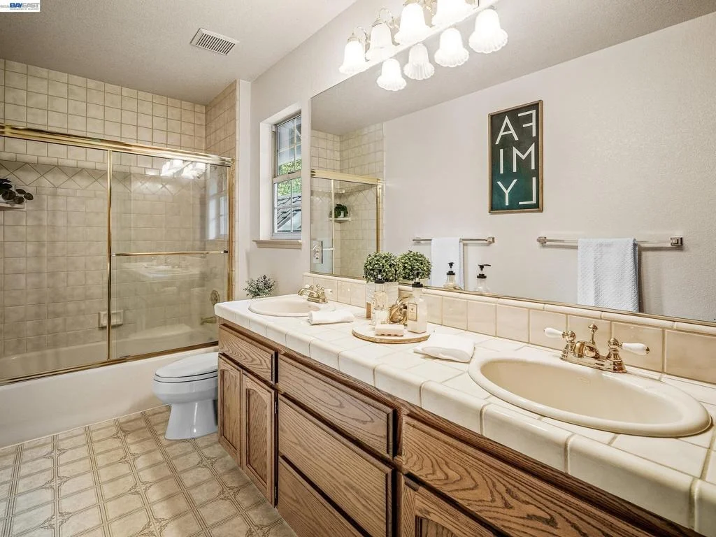 Photo of 8681 Winding Way
