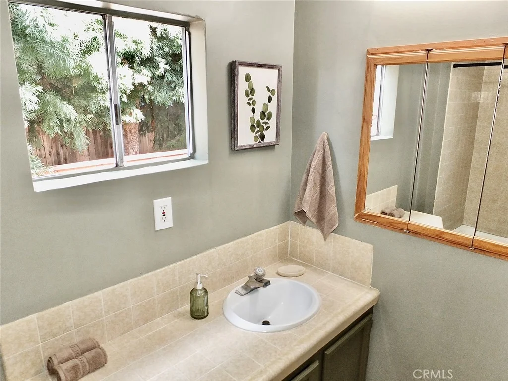 Photo of 336 Eliot Lane
