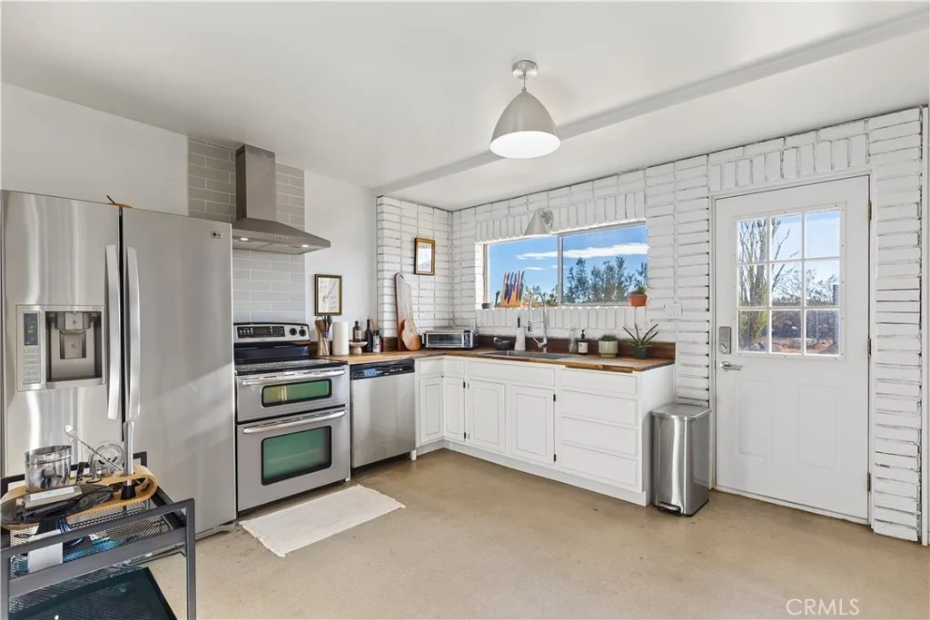 Photo of 60611 Birdie Ln