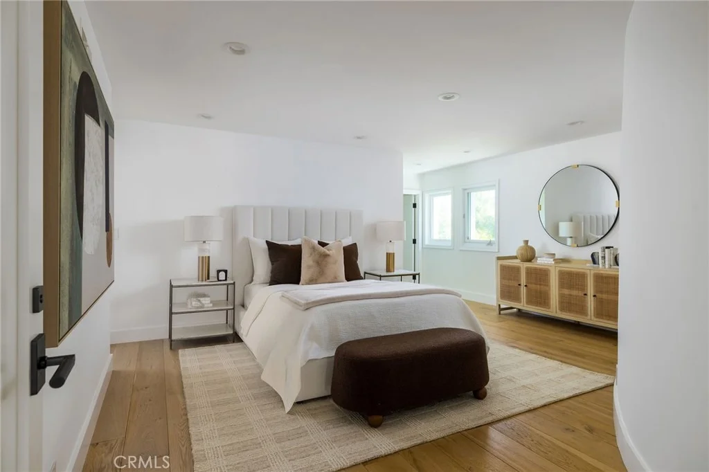 Photo of 2572 Bayshore Drive