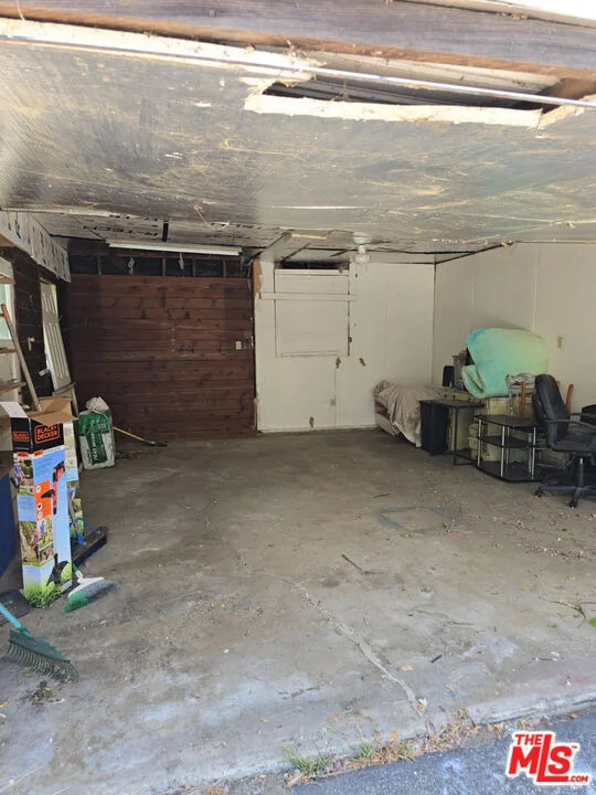 Photo of 14137 Hamlin Street