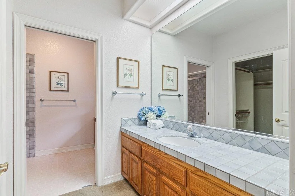 Photo of 4327 Hollyhill Road