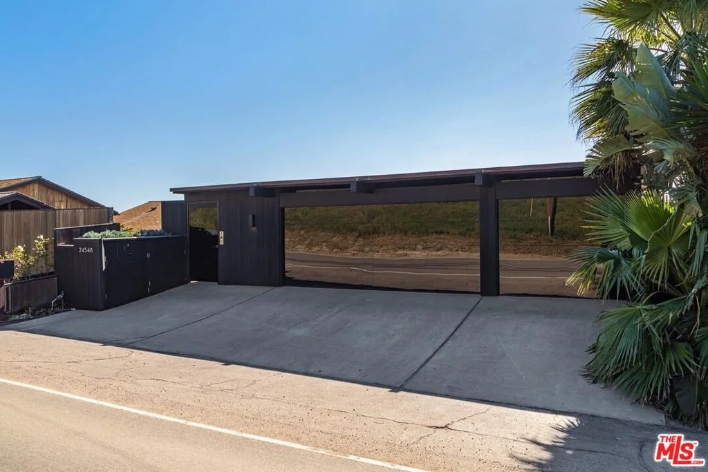 Photo of 24548 Malibu Road