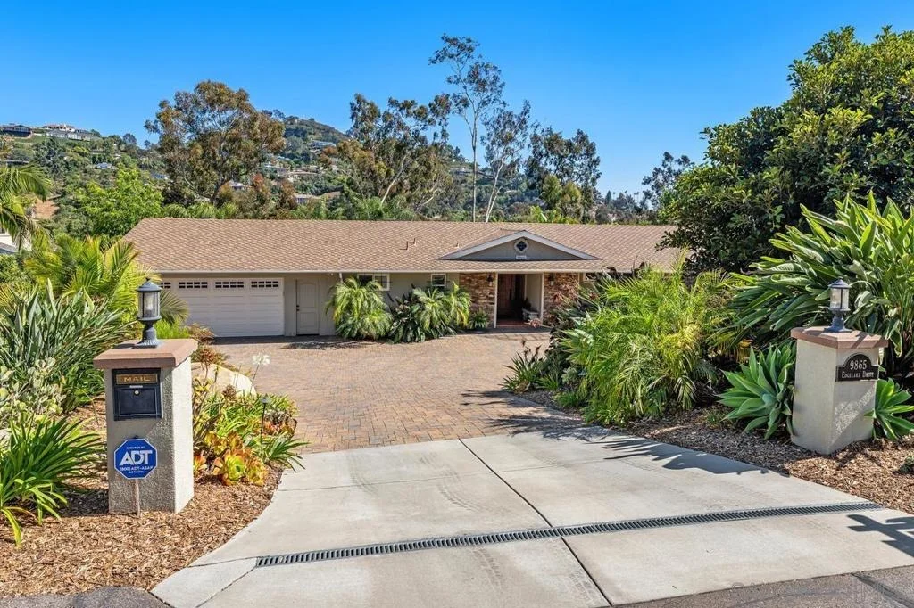 Photo of 9865 Edgelake Drive