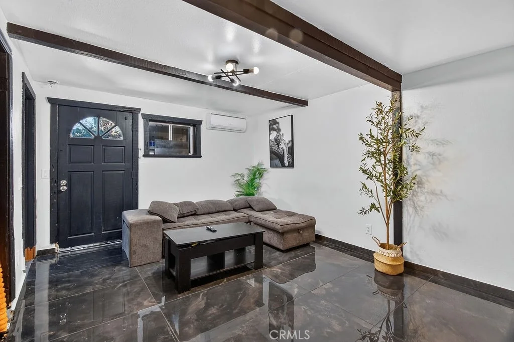 Photo of 1068 Loma Lane