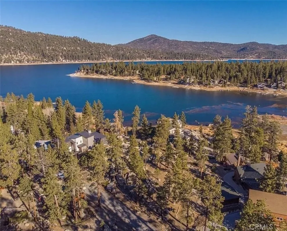 Photo of 831 Cove Drive