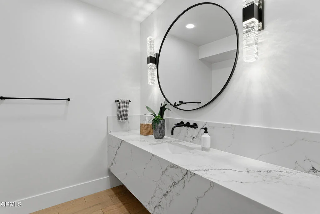 Photo of 550 Unique Lane