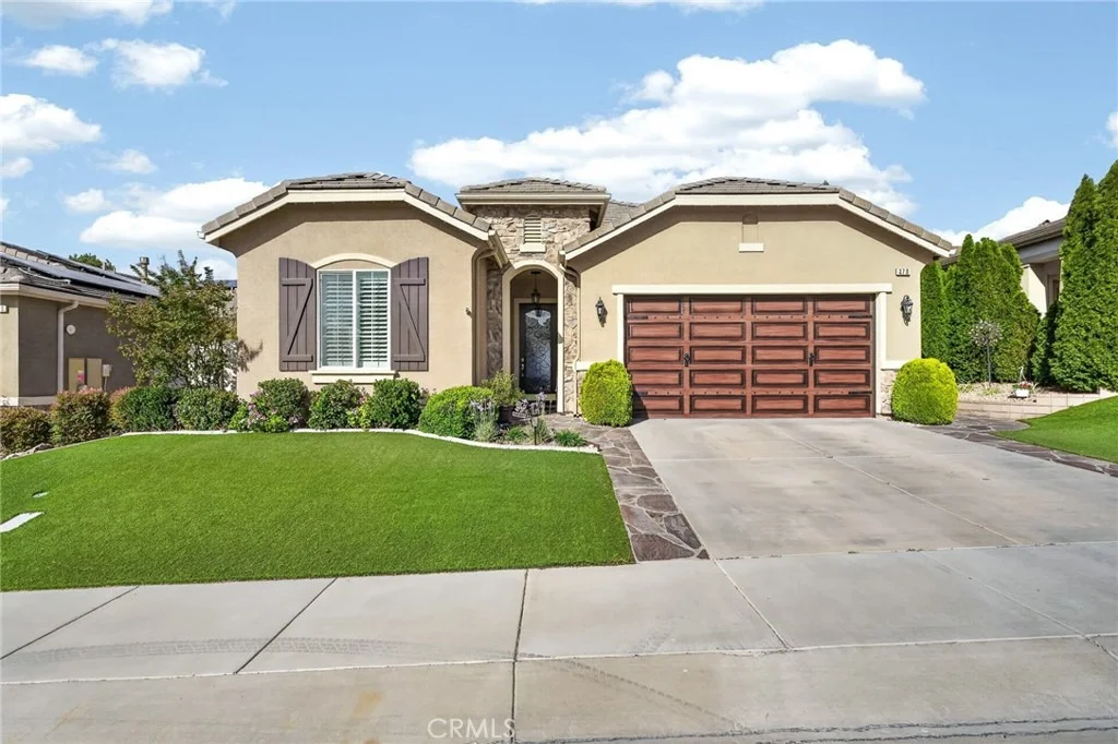 Photo of 370 Irvine