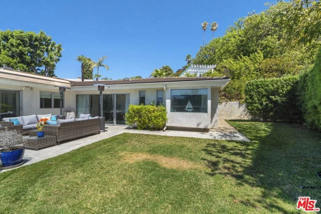 Photo of 9626 Highridge Drive