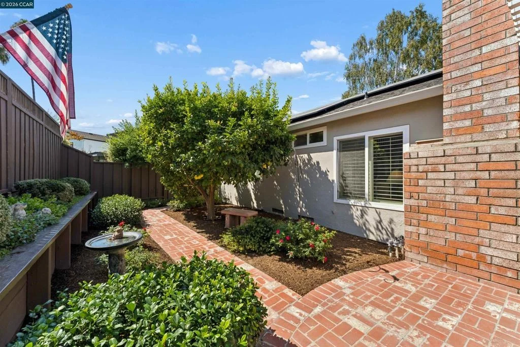 Photo of 1091 Harvest Cir