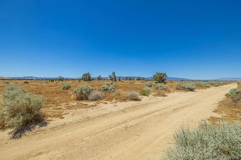 Photo of 0 W AVE B