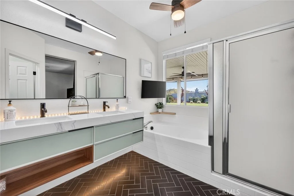 Photo of 31081 Cedar Oak Road